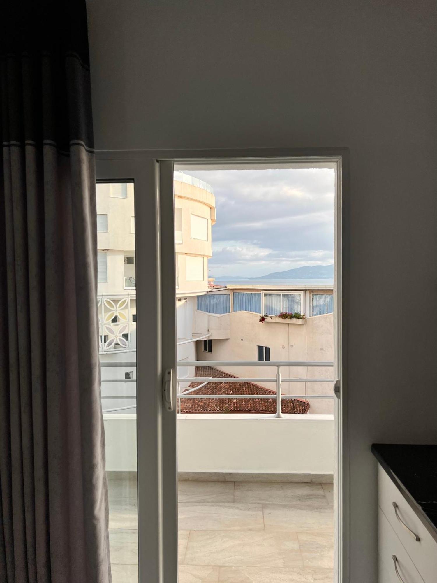 Gjoka Apartments, In Front Of Bougainville Bay Sarandë Værelse billede