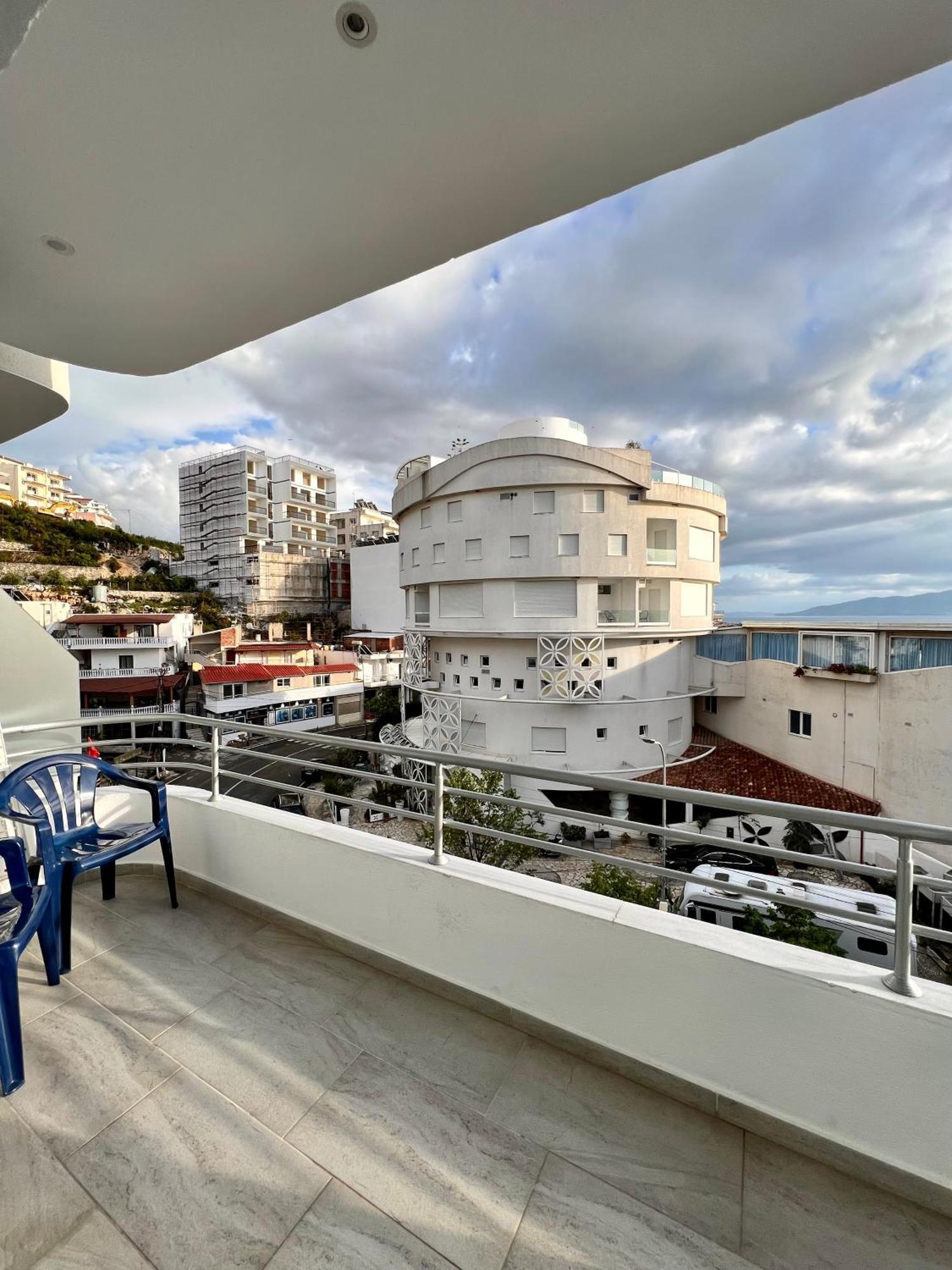 Gjoka Apartments, In Front Of Bougainville Bay Sarandë Eksteriør billede