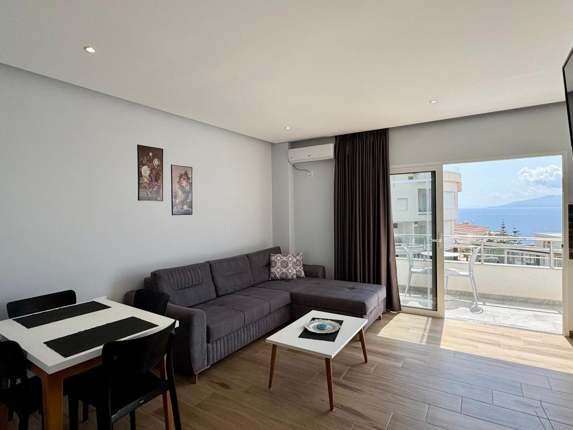 Gjoka Apartments, In Front Of Bougainville Bay Sarandë Eksteriør billede