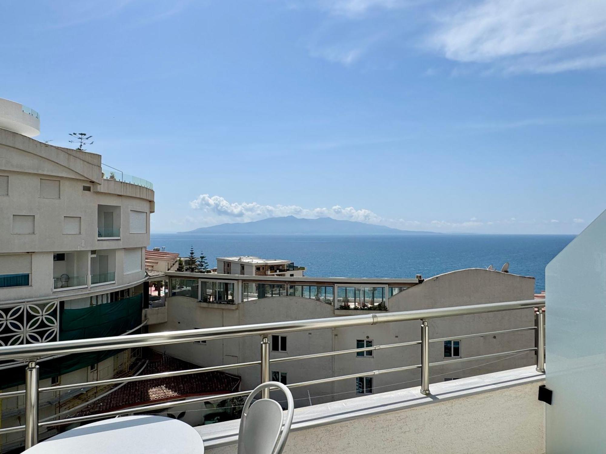 Gjoka Apartments, In Front Of Bougainville Bay Sarandë Eksteriør billede