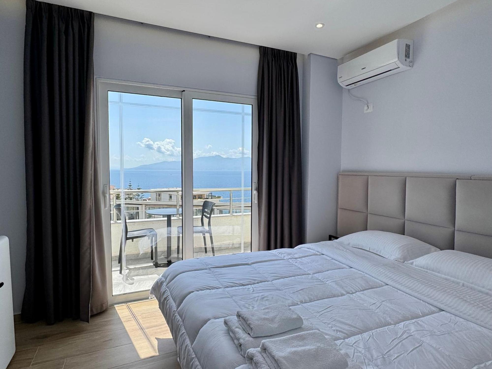 Gjoka Apartments, In Front Of Bougainville Bay Sarandë Eksteriør billede